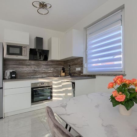 Apartment Vukadin Pula Ngoại thất bức ảnh