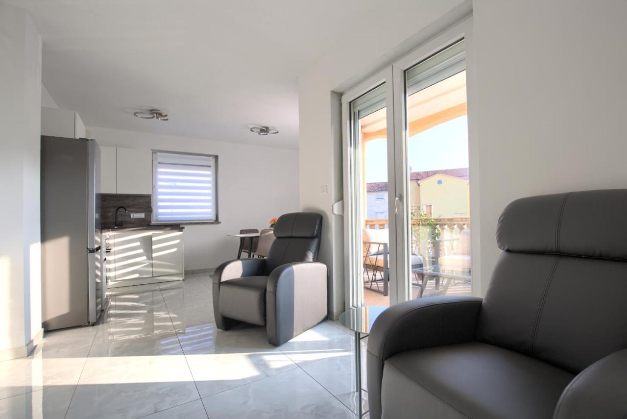 Apartment Vukadin Pula Ngoại thất bức ảnh