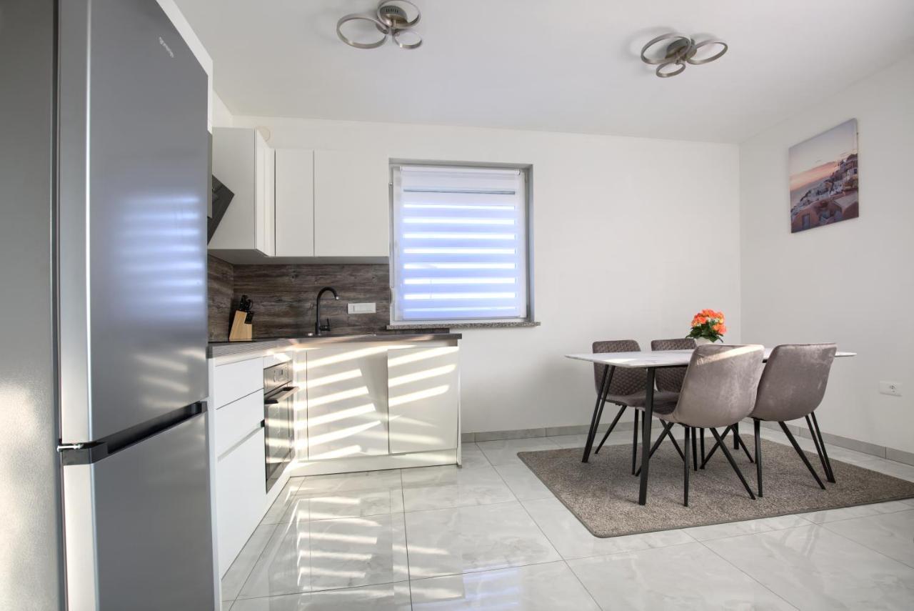 Apartment Vukadin Pula Ngoại thất bức ảnh