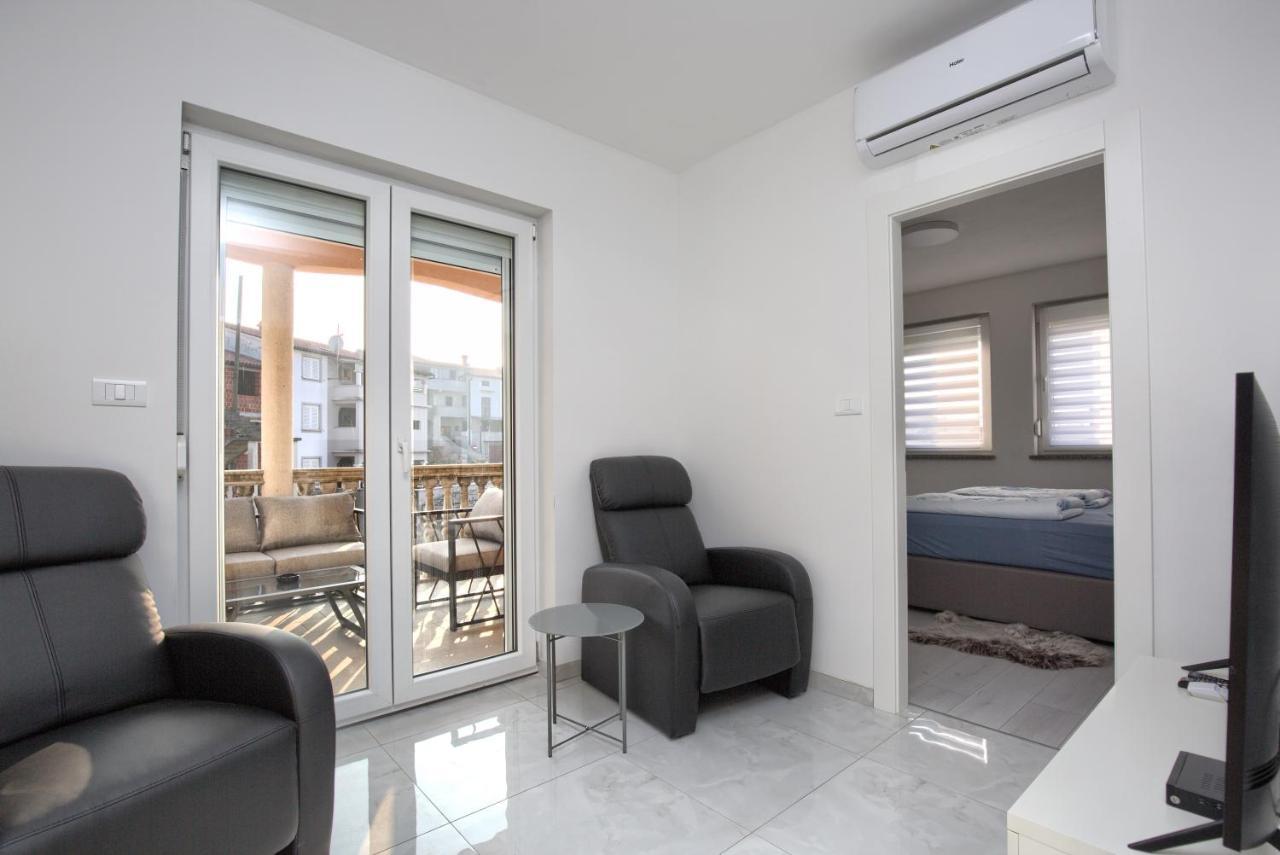 Apartment Vukadin Pula Ngoại thất bức ảnh