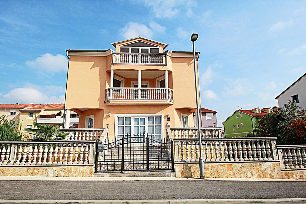 Apartment Vukadin Pula Ngoại thất bức ảnh
