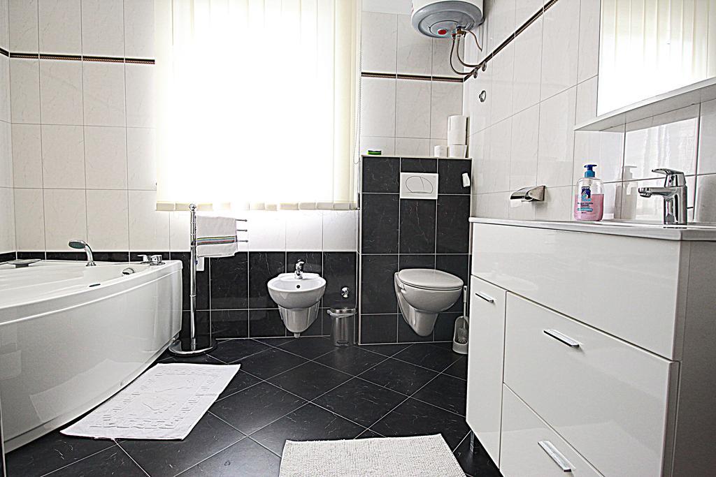 Apartment Vukadin Pula Ngoại thất bức ảnh